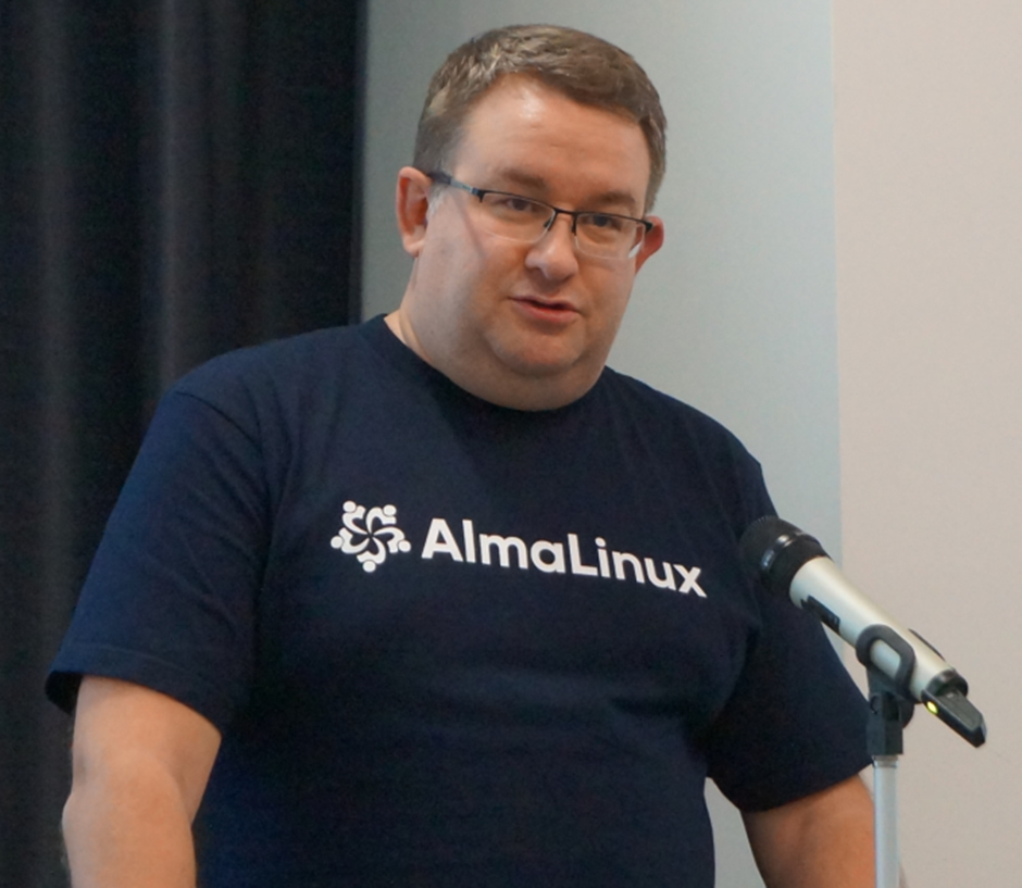AlmaLinux OS Architect and Release Engineering Lead Andrew Lukoshko 氏 