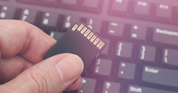 IoT 情報のセキュアな流通に対応する「電子証明書対応 SD メモリカード 